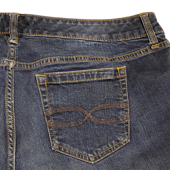 Torrid Frayed Hem Denim Jean Shorts Size 16 Dark Wash - Picture 5 of 7